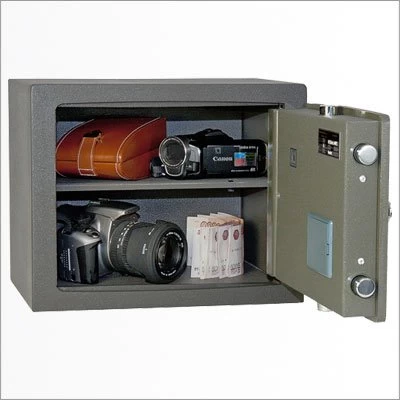 Взломостойкий сейф Safetronics NTR-22E